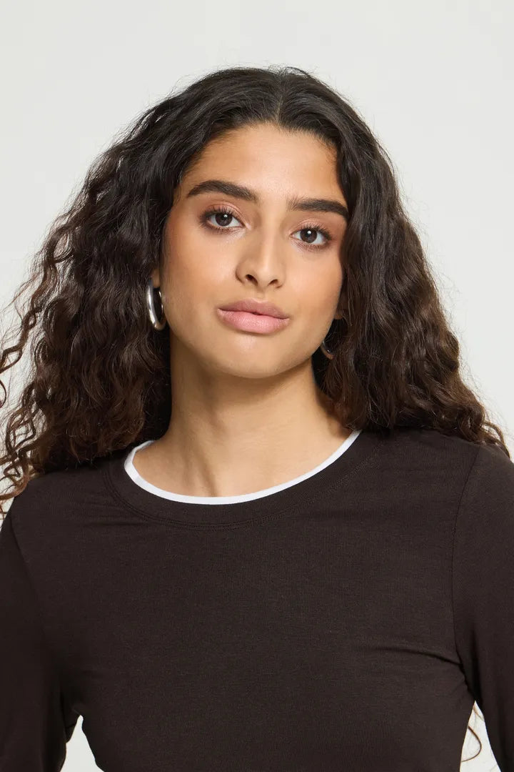IHNELLAYA T-shirt