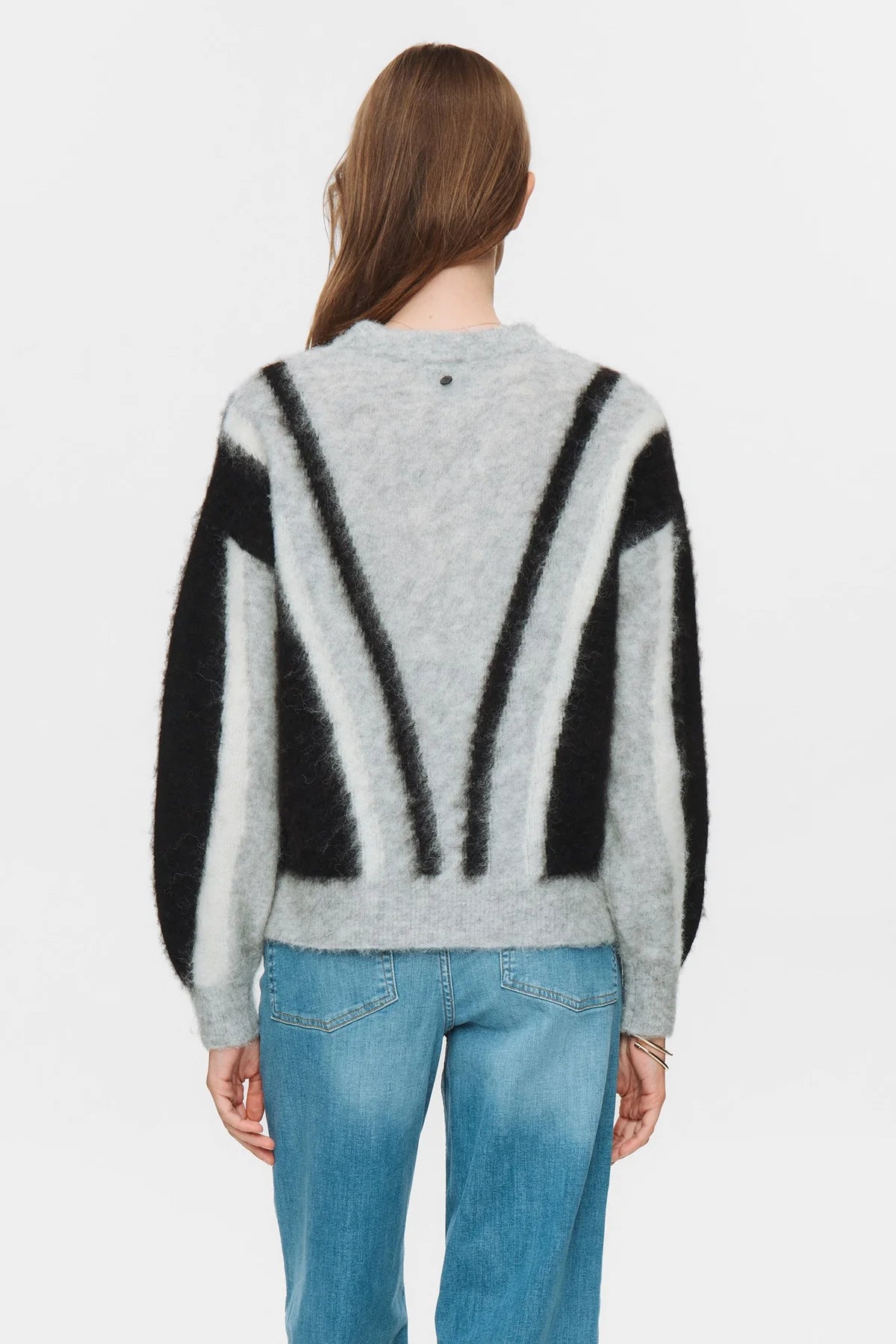 NUSURI BRUSHED PATTERN PULLOVER