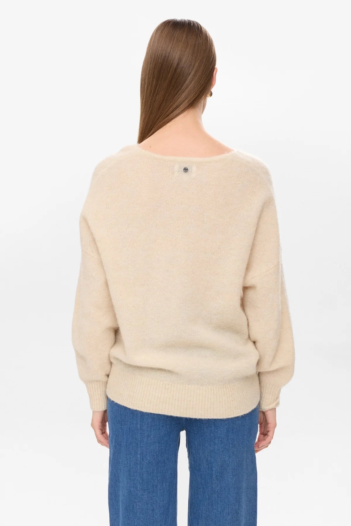 NURIETTE V-NECK PULLOVER