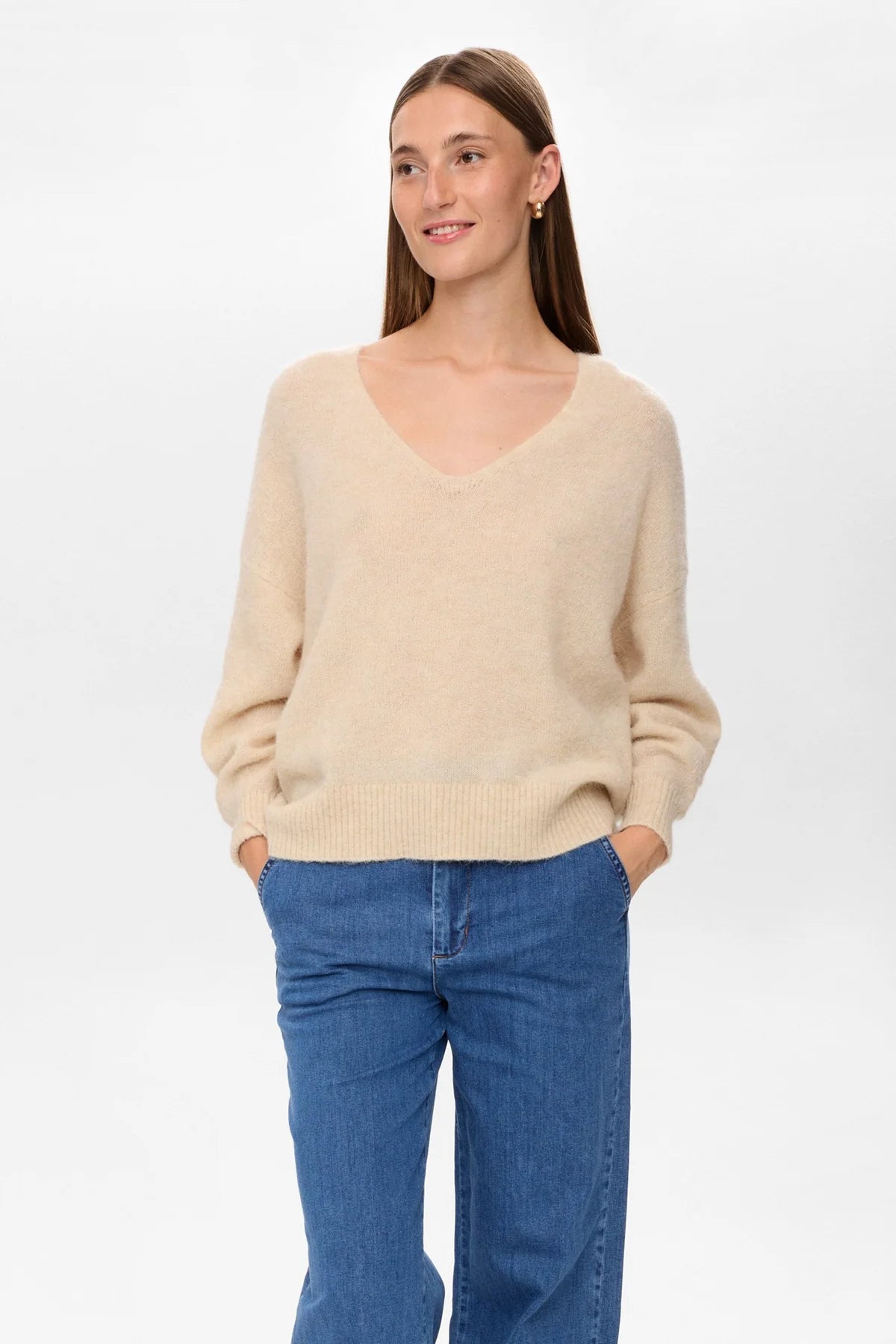 NURIETTE V-NECK PULLOVER