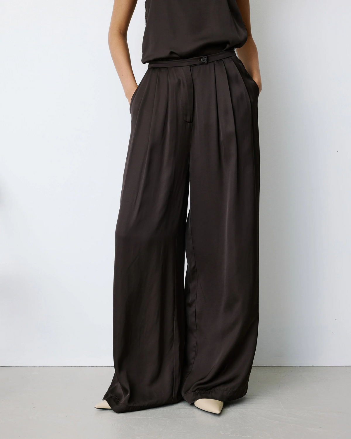 WIDE-LEG SATIN PANTS CHOCOLAT BARNABE
