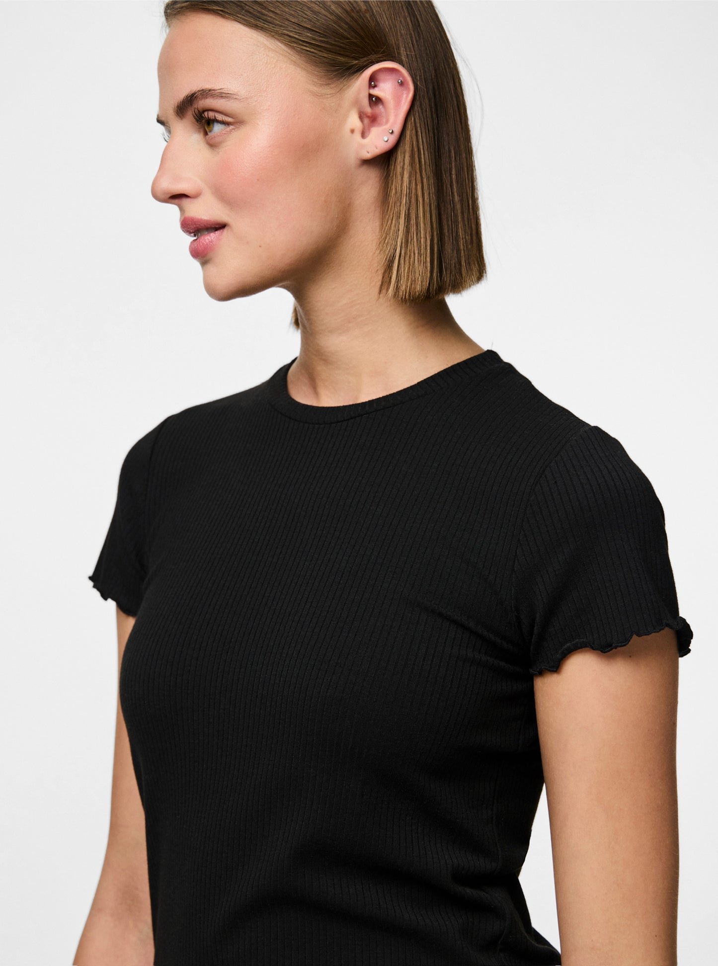 PCNICCA SS O-NECK TOP