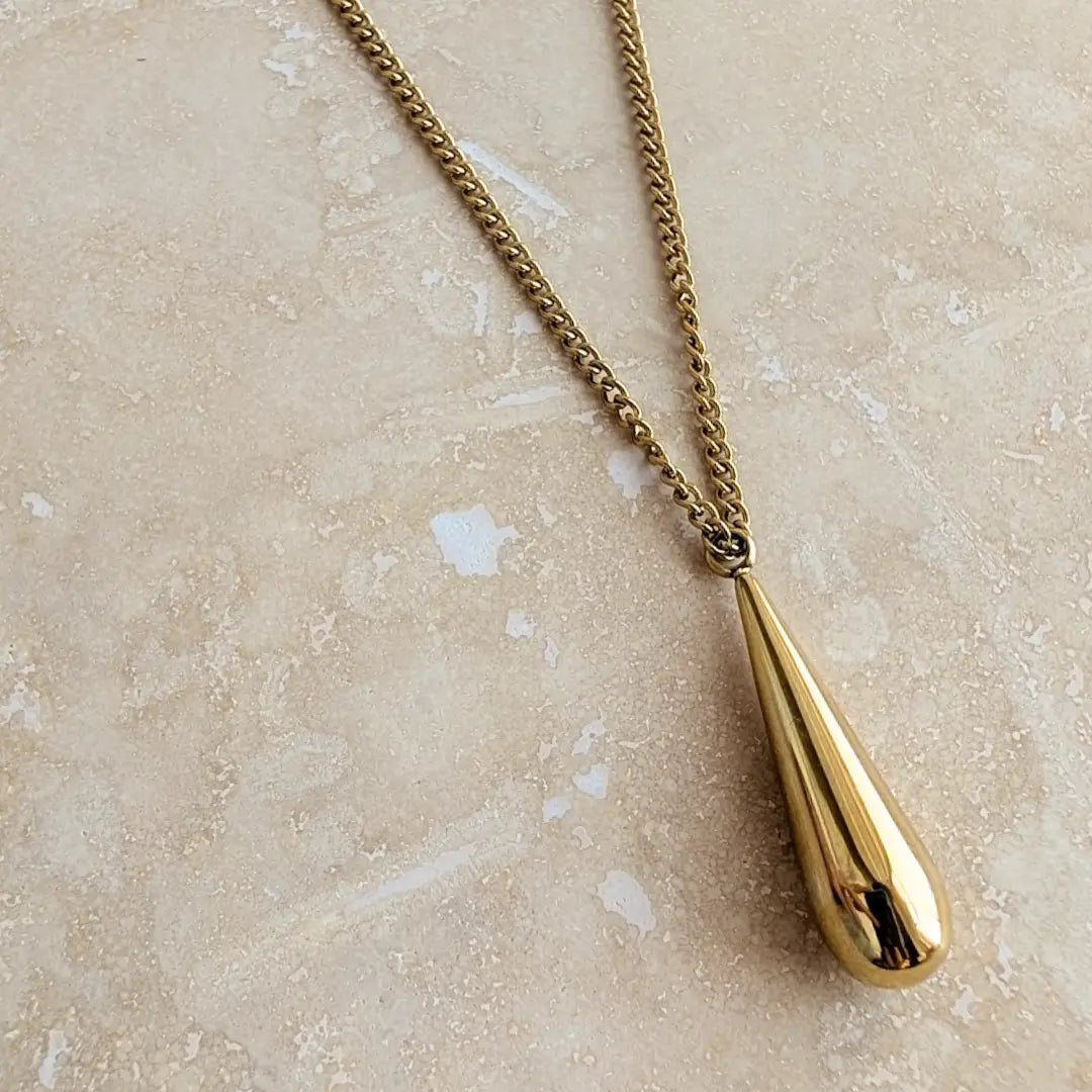 Everyday Gold Droplet Pendant Necklace