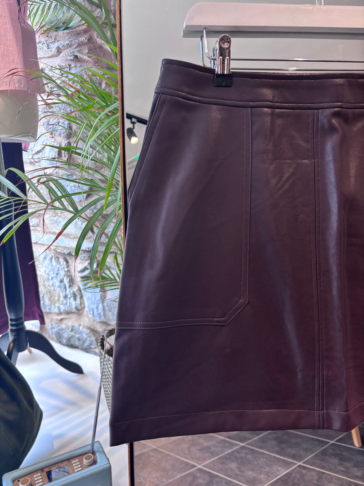 NUCILLI PU MINI SKIRT - Chocolate Plum