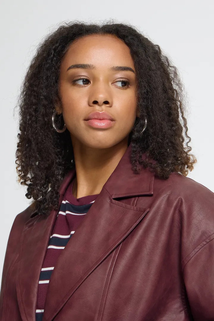 IHKANIRA Outerwear