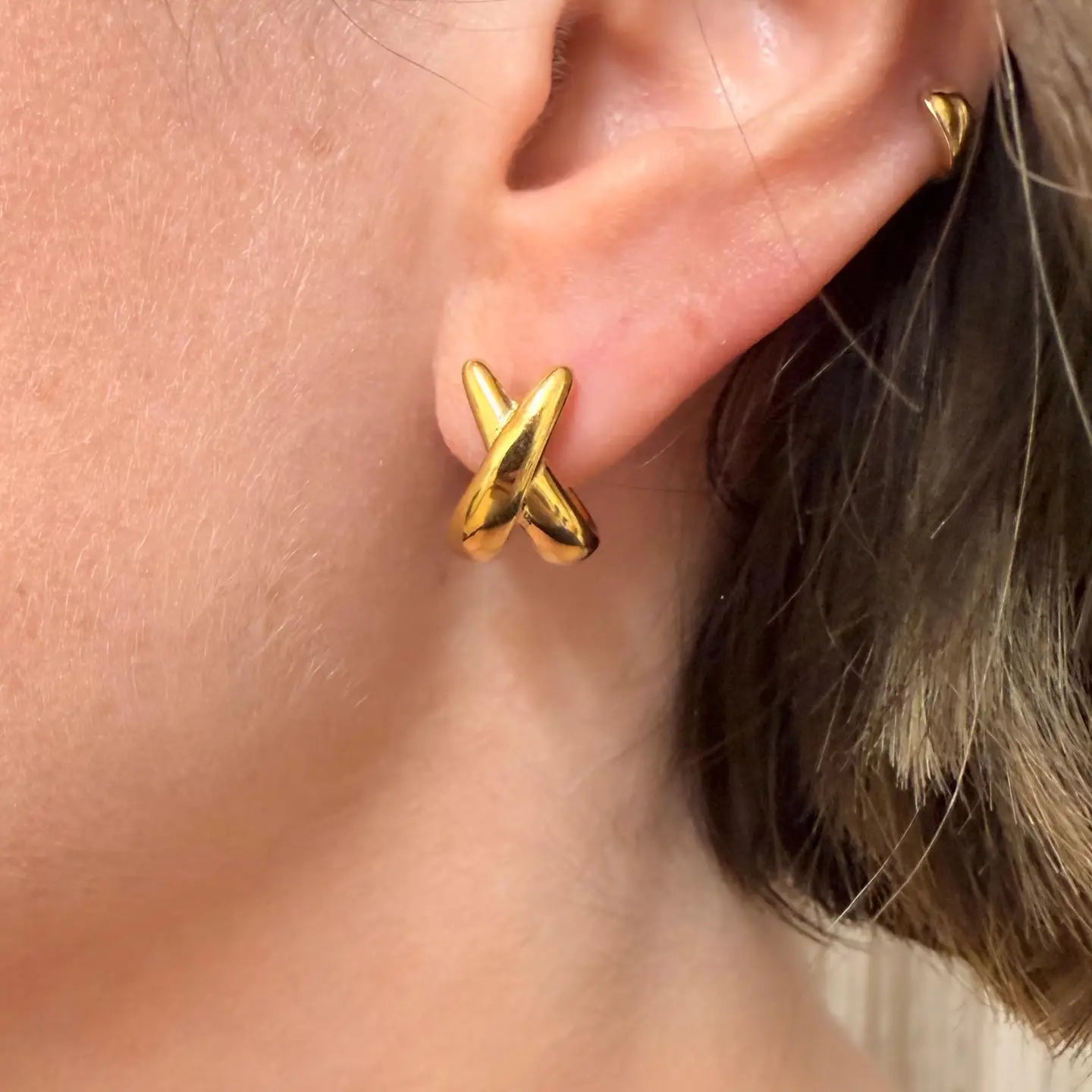 Everyday Gold Criss-Cross Hoops