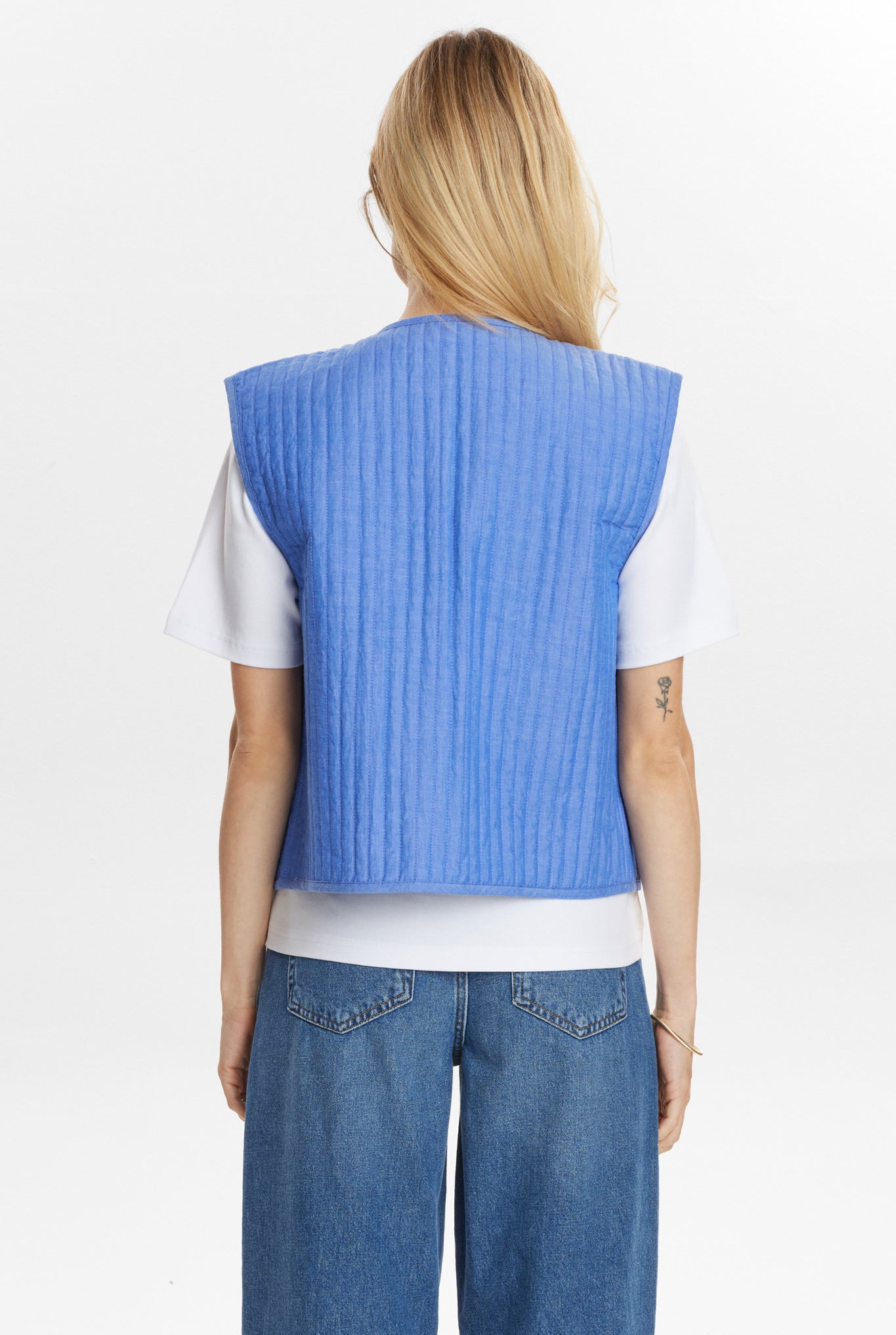 NUJODIE VEST