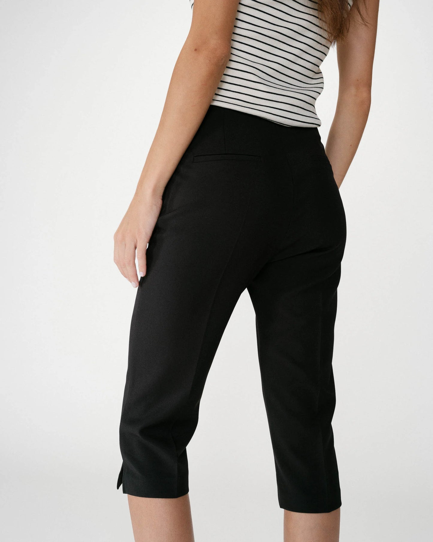 WHERE CAPRI PANTS NOIR