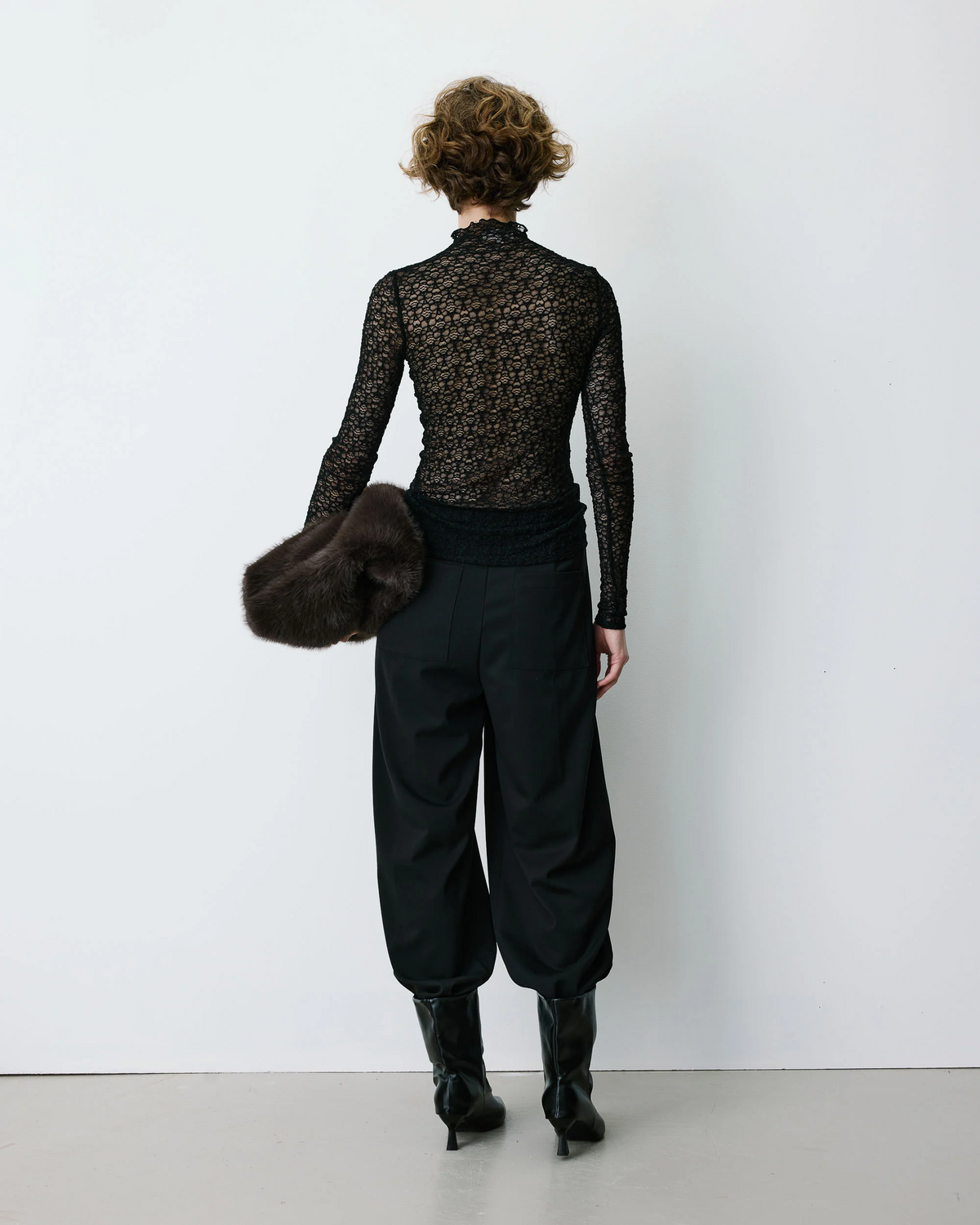 LONG-SLEEVE LACE TOP NOIR BLAKE