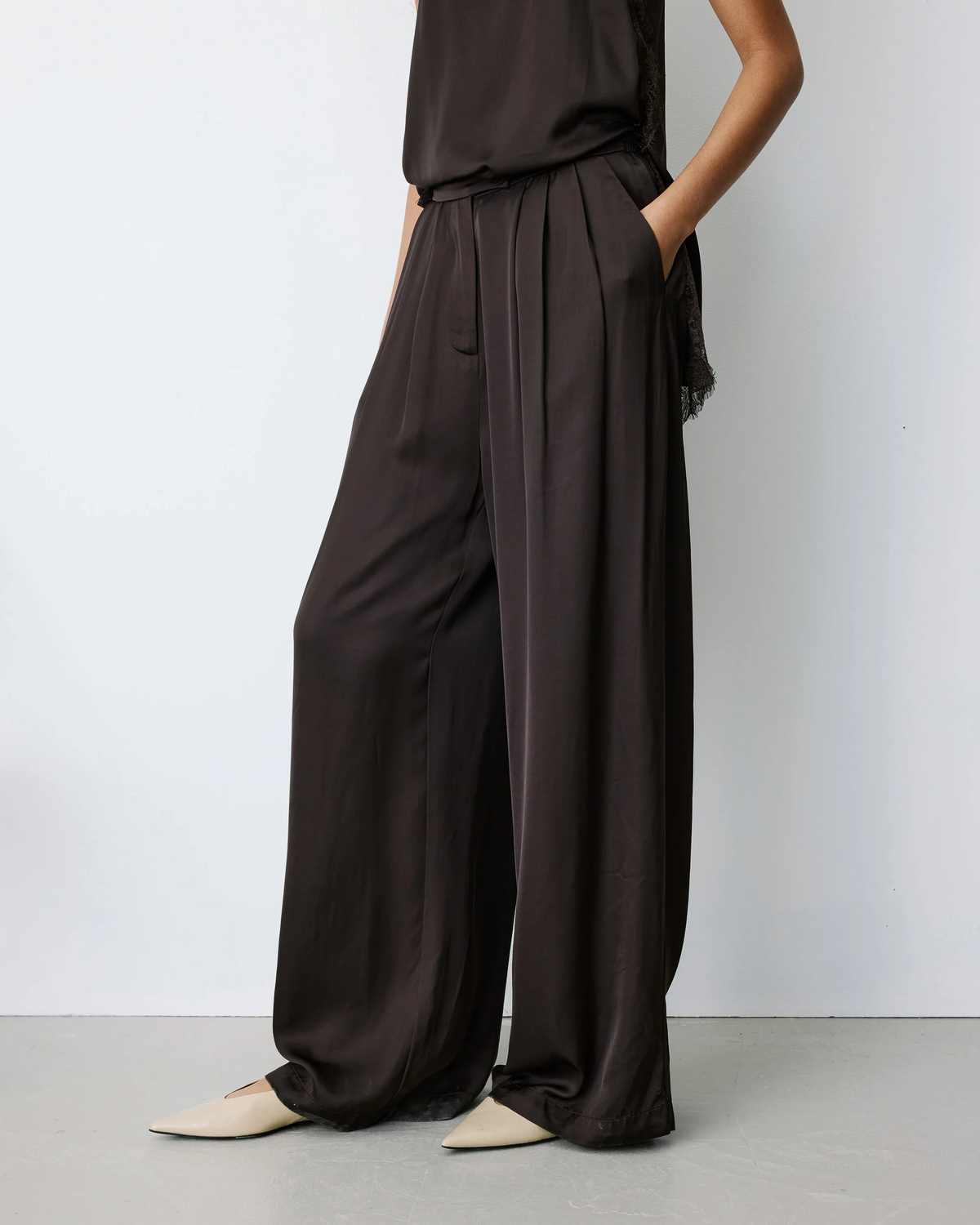 WIDE-LEG SATIN PANTS CHOCOLAT BARNABE