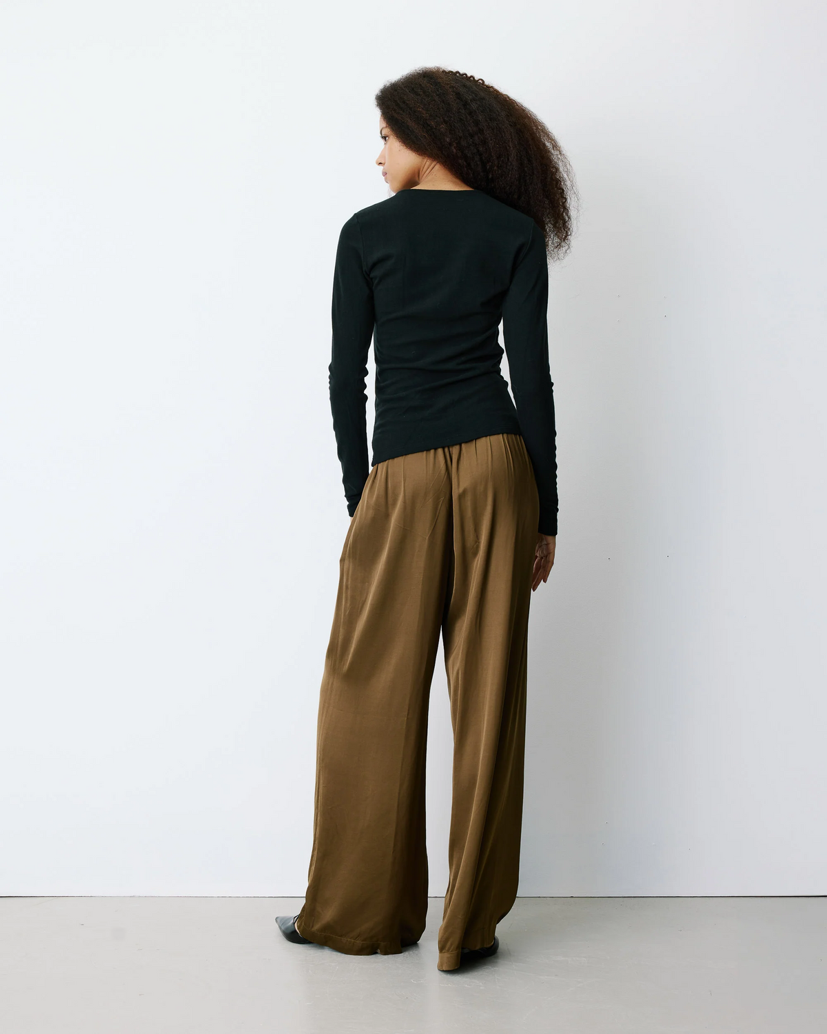 LONG-SLEEVE DRAPED TOP BLACK BIJOU