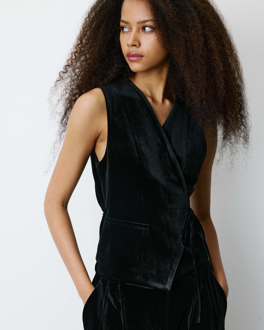 TIE-FRONT VELVET WAISTCOAT BLACK BENNY