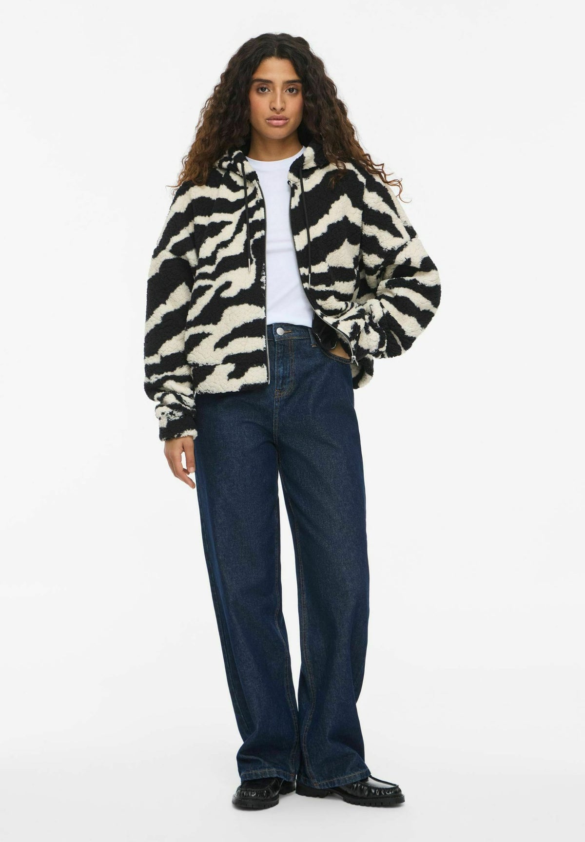 NMCUDDLE CROP HOOD JACKET