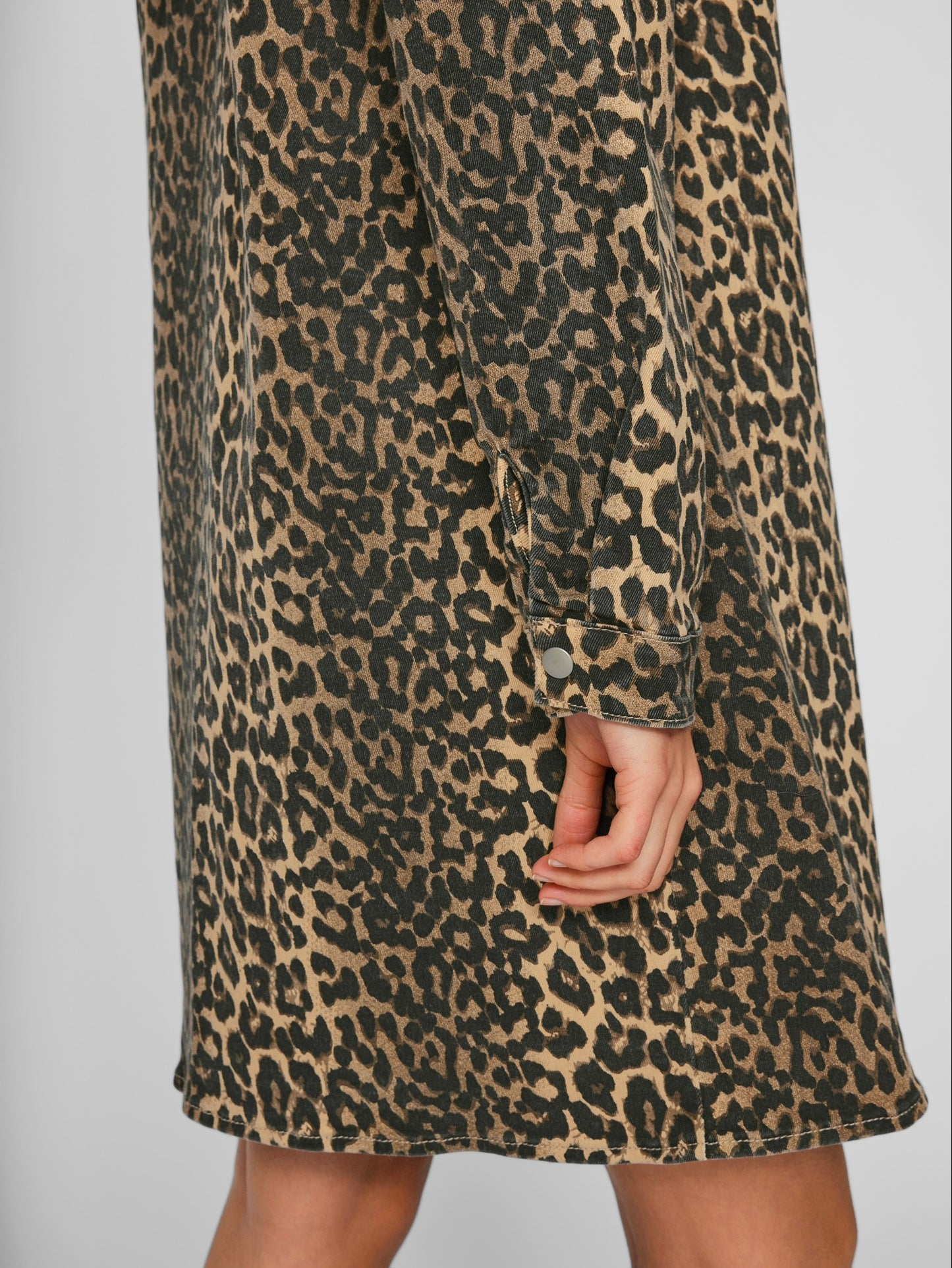 VICHIA LEOPARD SHIRT DRESS